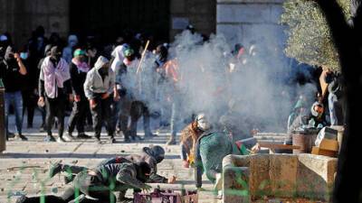 Новый взрыв насилия в Иерусалиме: арабы бушуют на Храмовой горе - vesty.co.il - Израиль - Иерусалим - Сша