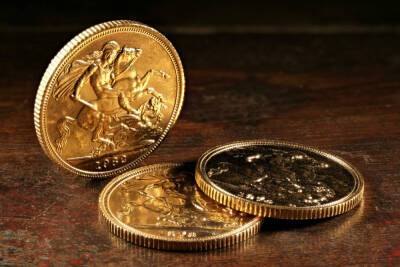 Трое иерусалимцев пытались провезти контрабандой 8 кг золотых монет - news.israelinfo.co.il - Англия - Восточный Иерусалим - Эмираты
