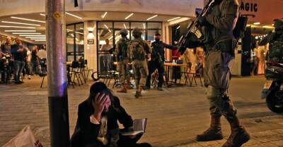 Убивший двух человек в центре Тель-Авива палестинец застрелен израильской полицией - rus.delfi.lv - Израиль - Тель-Авив - Латвия