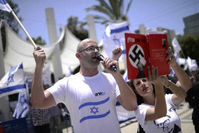 Правые «патриоты» получили по 22 месяца тюрьмы за нападение на журналистов «Кан» - news.israelinfo.co.il - Израиль - Тель-Авив