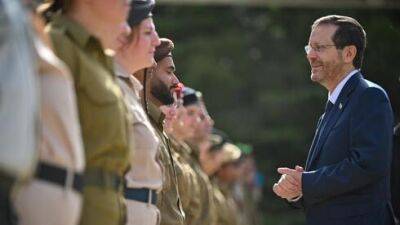 Ицхак Герцог - Итамар Айхнер - Впервые: стало известно, чем именно занимается президент Израиля - vesty.co.il - Израиль