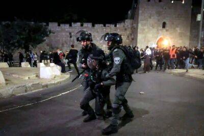 Крупные арабские беспорядки в Иерусалиме: полиция отключила свет на кладбище - nashe.orbita.co.il - Иерусалим - Восточный Иерусалим