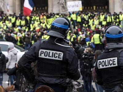 Первомайское шествие в Париже закончилось столкновением с полицией: арестованы 54 человека - unn.com.ua - Израиль - Украина - Киев - Франция - Париж