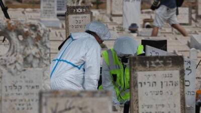 Дело о похищении детей репатриантов: под надгробием младенца нашли две могилы - vesty.co.il - Израиль - Йемен
