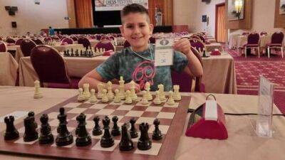 Из Израиля - 10-летний мальчик из Израиля выиграл чемпионат мира по шахматам - vesty.co.il - Израиль - Греция - Румыния - Из