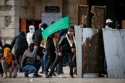 Арабская толпа забросала полицию камнями на Храмовой горе - nashe.orbita.co.il - Израиль