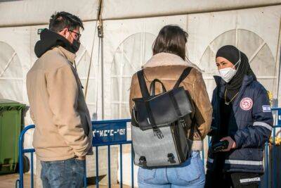 Израиль поторопился, отменив обязательное ношение масок, считают эксперты в области здравоохранения - nashe.orbita.co.il - Израиль - Тель-Авив - Сша - Юар - Адлер