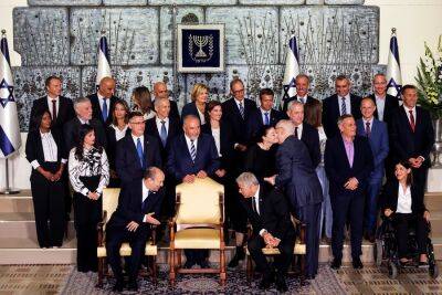Биньямин Нетаниягу - Шимон Перес - 34-й, не скорый: кабинет Беннета не вошел даже в ТОП-3 самых "коротких" правительств в истории Израиля - 9tv.co.il - Израиль