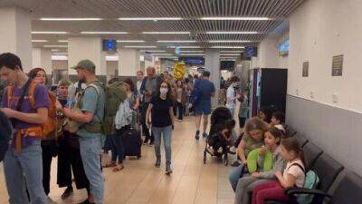 Очереди в Бен-Гурионе, хаос в зарубежных аэропортах: отменены тысячи рейсов - vesty.co.il - Израиль