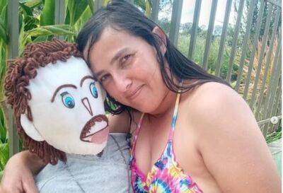 37-летняя Мораес вышла замуж за куклу и, говорит, что забеременела и родила от нее - vesty.co.il - Израиль - Бразилия - Рио-Де-Жанейро