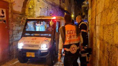 В Иерусалиме идут по следам террориста, напавшего на полицейского на Храмовой горе - 9tv.co.il - Израиль - Иерусалим - Украина