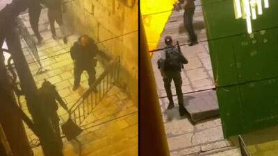 Мужчина пытался зарезать полицейского у Храмовой горы - vesty.co.il - Израиль - Иерусалим