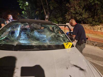Ничего не боятся: арабы отобрали оружие еще у одного полицейского в Иерусалиме - 9tv.co.il - Израиль - Иерусалим