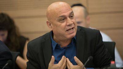 Иссауи Фредж - Райду Ринауи-Зоаби - Иссауи Фредж говорит, что левые партии должны распуститься и сформировать новую «по-настоящему левую» социал-демократическую партию - 7kanal.co.il - Израиль