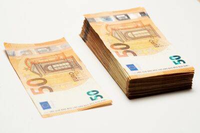 Евро впервые за время существования сравнялся с долларом - news.israelinfo.co.il - Израиль - Сша