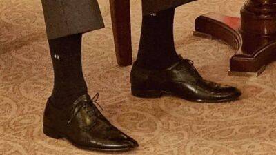 Джон Байден - Яир Лапид - Джо Байден - Хотя президент Соединенных Штатов не присоединился к моде «Happy Socks», он был замечен в нестандартных носках с загадочным числовым индексом - 7kanal.co.il - Израиль - Иерусалим - Иран - Сша - Astoria - Президент - Хотя