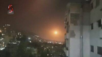 СМИ: Израиль нанес мощный удар по военным объектам возле Дамаска - vesty.co.il - Израиль - Россия - Иран - Сирия - Турция - Дамаск - Тегеран - Тартус