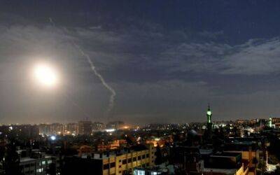 Израиль нанес ракетный удар по иранскому заводу БПЛА - unn.com.ua - Израиль - Иран - Сирия - Украина - Лондон - Ливан - Киев - Дамаск