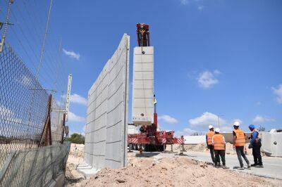 Джон Байден - Израиль - Работы по возведению новой стены безопасности, прерванные из-за визита Байдена, возобновлены - 9tv.co.il - Израиль - Палестина - Тель-Авив - Сша - район Дженина