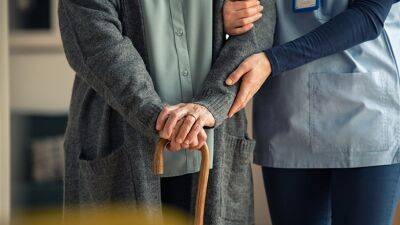 Еш Атид - Мейрав Коэн - Меир Коэн - Комиссия по вопросам пожилых граждан согласилась с реализацией программы поддержки семей пациентов, нуждающихся в уходе - 7kanal.co.il