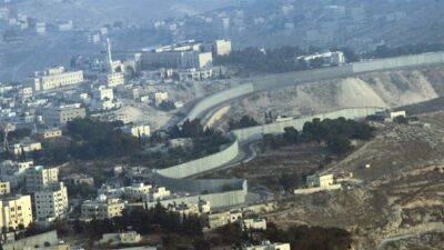 Израиль - Суд передал государству купленный в начале XX века еврейский анклав, расположенный между Абу-Дисом и Джебель-Мухабаром - 7kanal.co.il - Израиль - Иерусалим - Восточный Иерусалим