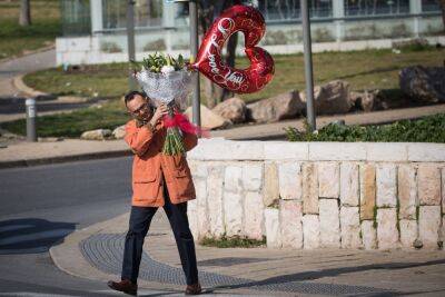 Статистика Дня любви в Израиле: все больше одиноких мужчин и женщин - news.israelinfo.co.il - Израиль