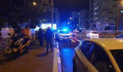 Отчаянная жительница Реховота удирала от полицейских на автомобиле, снося все на пути - 9tv.co.il - Израиль