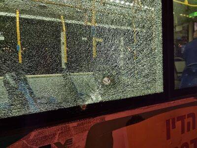 Возле Стены Плача в Иерусалиме неизвестный расстрелял автобус. Ранены семь человек, включая беременную женщину - gordonua.com - Израиль - Палестина - Иерусалим - Украина