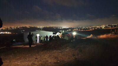 Беня Ганц - Крупные силы полиции и чиновники ГА снова снесли отстроенные с прошлого раза дома еврейских поселенцев - 7kanal.co.il - Израиль