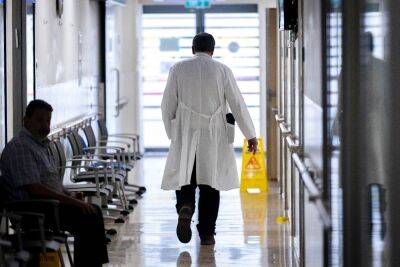 200 врачей-интернов подают заявления об увольнении из больниц Израиля - news.israelinfo.co.il - Израиль - Из