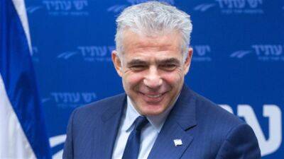 Яир Лапид - Арье Дери - Израиль - Премьер-министр будет отдыхать на севере страны с четверга по воскресенье, – включая день Тиша бе-Ав - 7kanal.co.il - Израиль - Сша