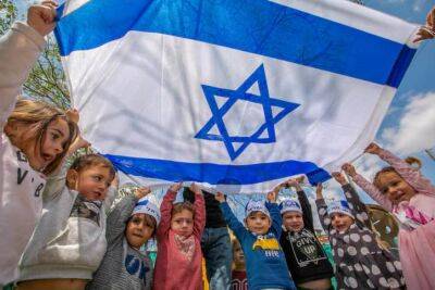 Одед Форер - Министерство по развитию периферии выделило деньги на оздоровление детей из южного района Израиля - cursorinfo.co.il - Израиль