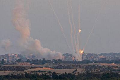 Израиль - Десятки ракет по югу и центру Израиля: воздушная тревога в Гуш-Дане - vesty.co.il - Израиль - Тель-Авив
