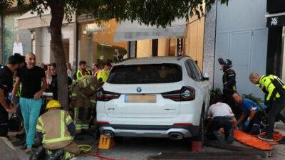 Машина сбила пешеходов в центре Тель-Авива: один человек погиб, трое раненых - vesty.co.il - Израиль - Тель-Авив