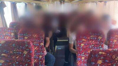 17 палестинских нелегалов ехали в Израиль в автобусе с двойным дном - vesty.co.il - Израиль - Иудеи - Кафр-Касема