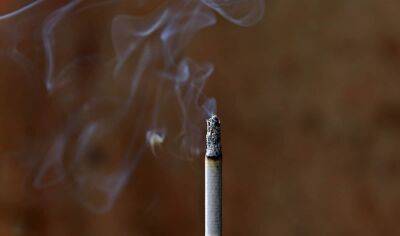 Минздрав не поддержал запрет курения на лестничных площадках - cursorinfo.co.il