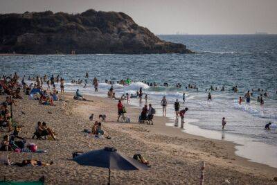 Самые загрязненные пластиком пляжи Израиля - news.israelinfo.co.il - Израиль - Тель-Авив
