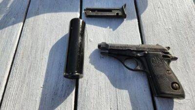 Преступники спрятали пистолет для киллера на плантации генерала полиции на юге Израиля - vesty.co.il - Израиль
