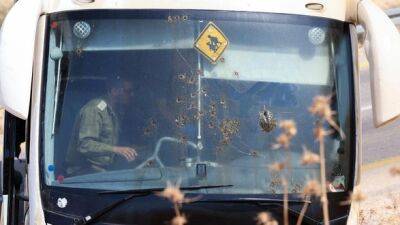 Бенни Ганц - Террористы расстреляли израильский автобус на Западном берегу: семь человек получили ранения - unn.com.ua - Израиль - Палестина - Украина - Восточный Иерусалим - Киев