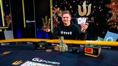 Удивительный апстрик: покерист выиграл 2 500 000 долларов за три турнира - 24tv.ua