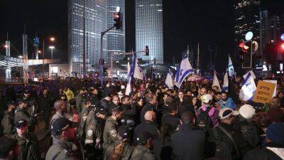 Биньямин Нетаньяху - Многотысячные протесты против Нетаньяху - ru.euronews.com - Израиль