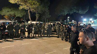Субботний вечер, и вот опять: левые демонстрации, полиция перекрывает улицы в Тель-Авиве и в Хайфе - 9tv.co.il - Тель-Авив - Гана - Хайфа