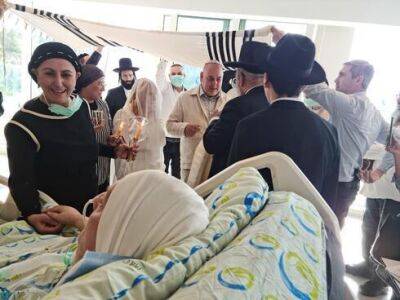 Сын отпраздновал свадьбу у кровати мамы, лежащей без сознания в больнице в Иерусалиме - vesty.co.il - Израиль - Иерусалим