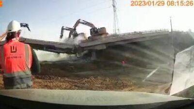 Видео: мост рухнул в Ришон ле-Ционе, пострадали двое рабочих - vesty.co.il - Израиль
