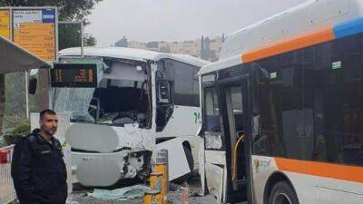 Два автобуса столкнулись в Иерусалиме: пострадали 10 человек - vesty.co.il - Израиль - Иерусалим