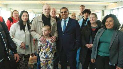 Пнина Тамано-Шата - Новый министр алии впервые встретил самолет с репатриантами из Украины - vesty.co.il - Израиль - Украина
