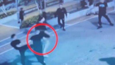 Видео: пьяный подросток ударил ножом жителя Кармиэля из-за замечания о шуме - vesty.co.il - Израиль - Кармиэля