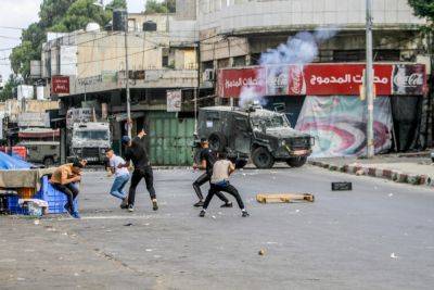 Ситуация накаляется: столкновения с полицией, 5 палестинцев убито - news.israelinfo.co.il - Палестина - Иерусалим