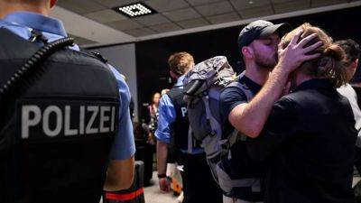 Из Израиля - Европейцы эвакуируют своих граждан из Израиля, EL AL полетит в Шаббат - ru.euronews.com - Израиль - Германия - Сша - Лондон - Австрия - Англия - Франция - Кипр - Литва - Польша - Из