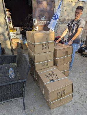 Русскоязычные волонтеры создали склад для солдат и эвакуированных в Петах-Тикве - vesty.co.il - Израиль - Украина